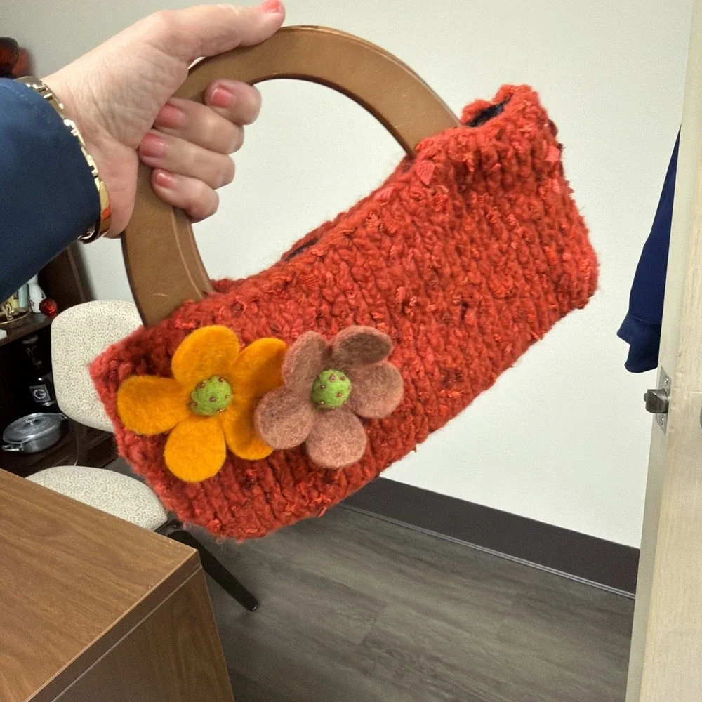 Vintage Red‎ Knit Handbag Wooden Handles Felt Flower Appliqué Boho Purse